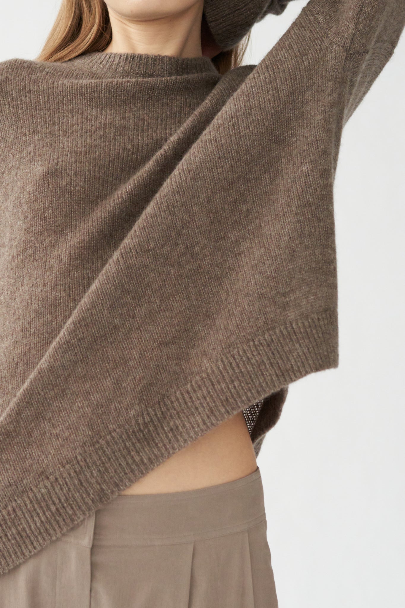 BEZ CREW KNIT - HAZELNUT - SILK/CASHMERE