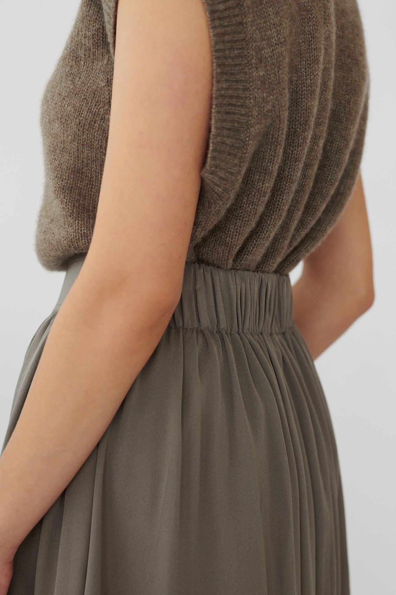 ISECAIA SKIRT - DARK TAUPE