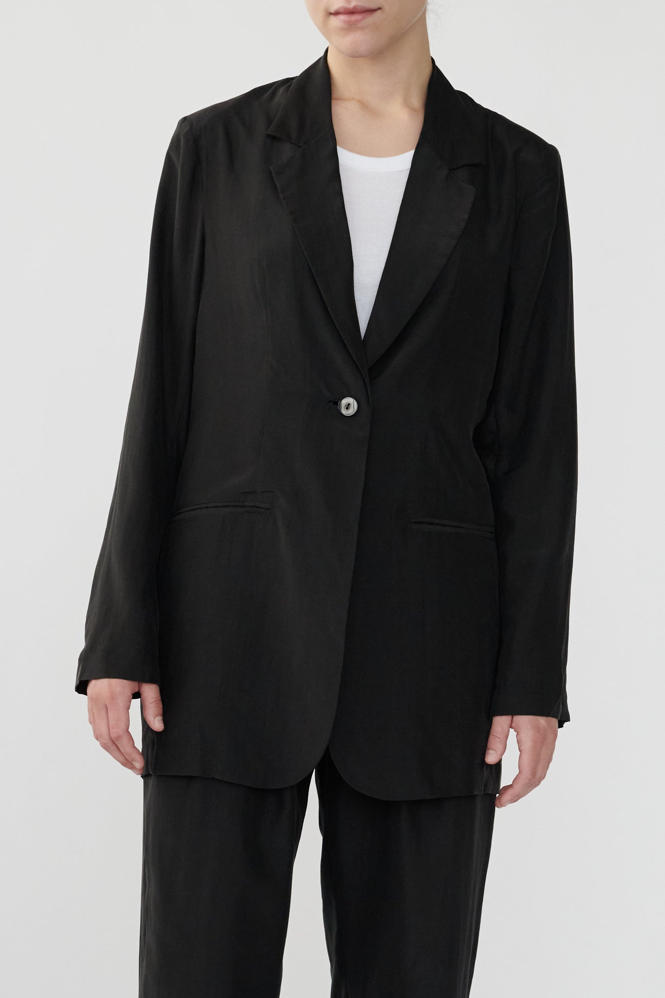 OTIS CLOSED BACK BLAZER - BLACK